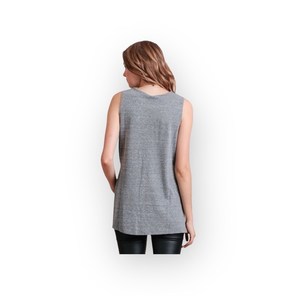 new հթ ♥︎ Lovers + Friends No One Particular Graphic Tank Top ♥︎ Sweatshirt Grey - Picture 5 of 16